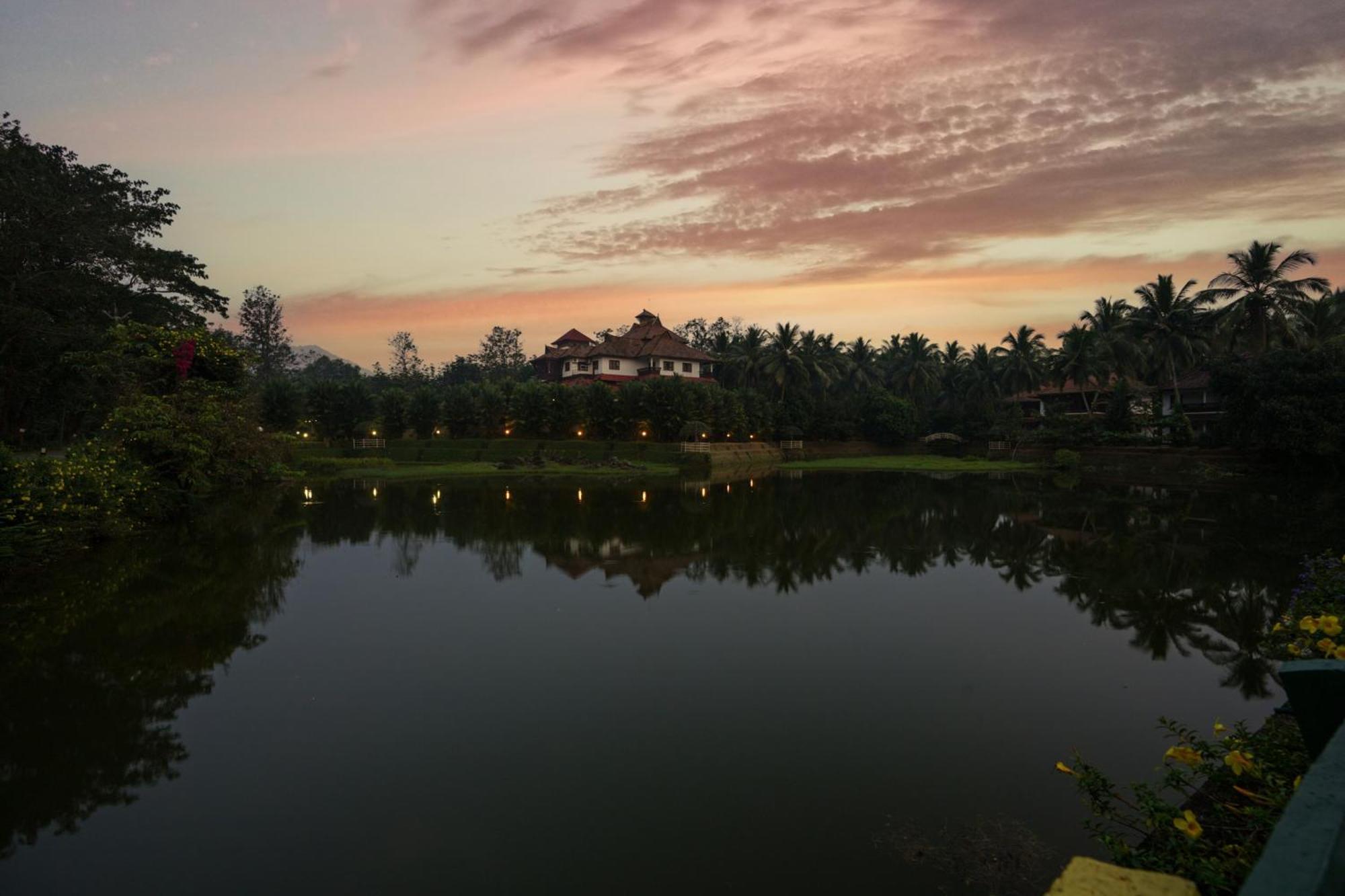 Palette Resorts- Tapovan Green County Thattakād Eksteriør billede